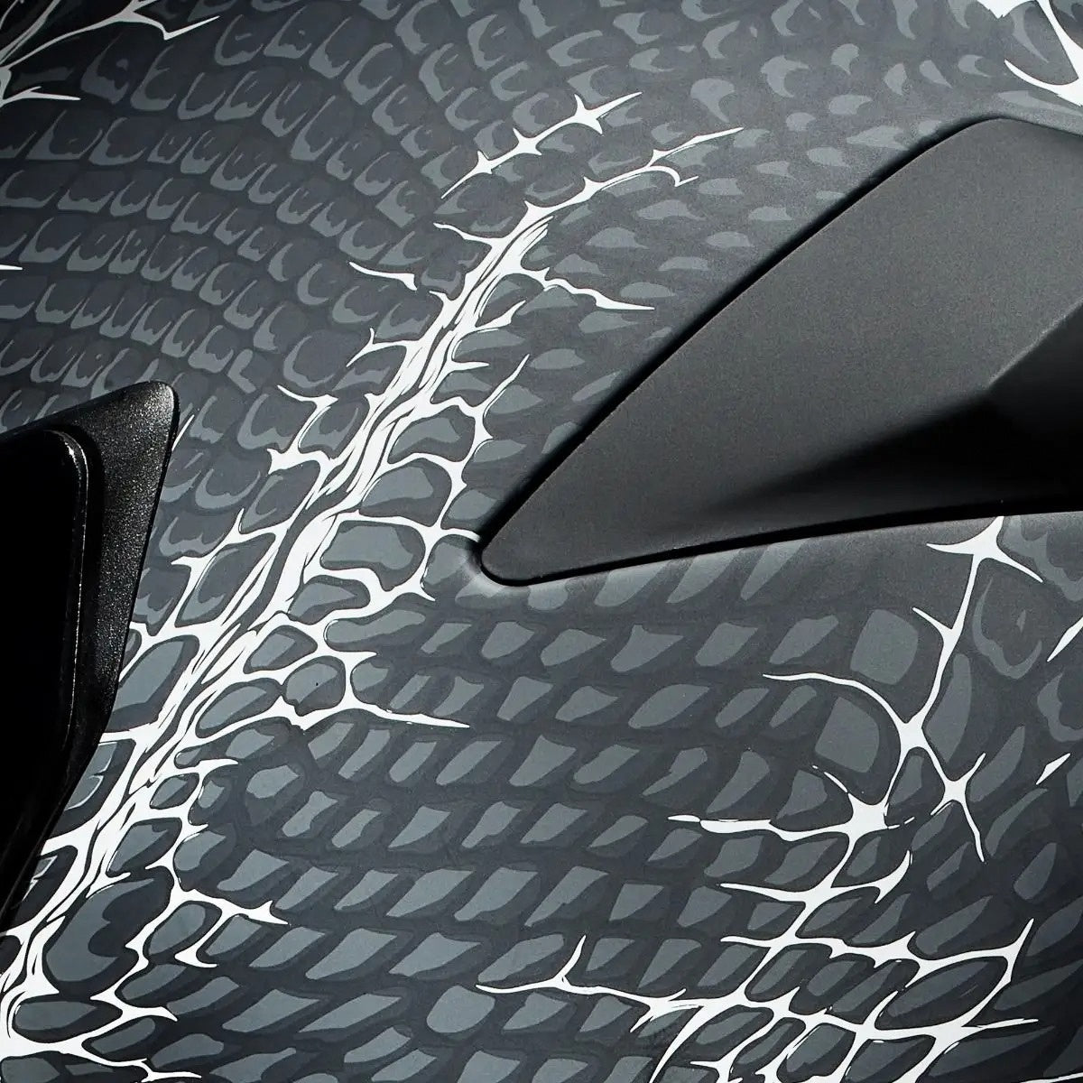 AT4.0 Jormungandr Carbon Road Helmet